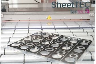 SheetTEC melhora a tensão superficial de acrílicos e policarbonatos para a aderência